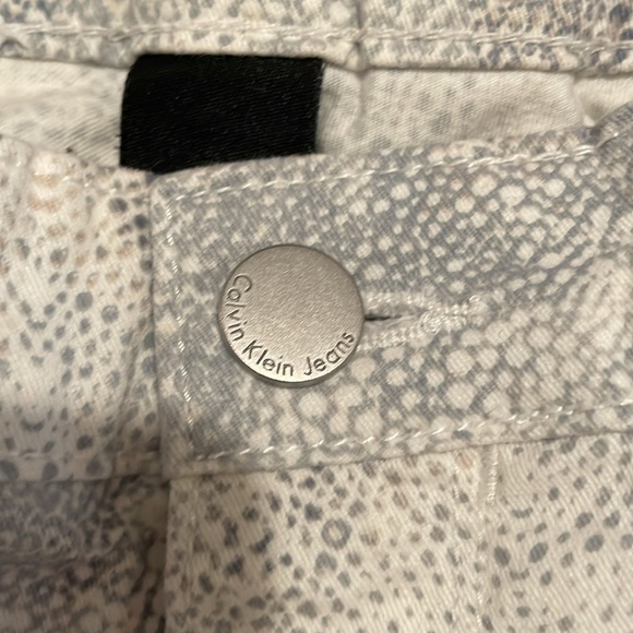 Pants - Picture 3 of 4